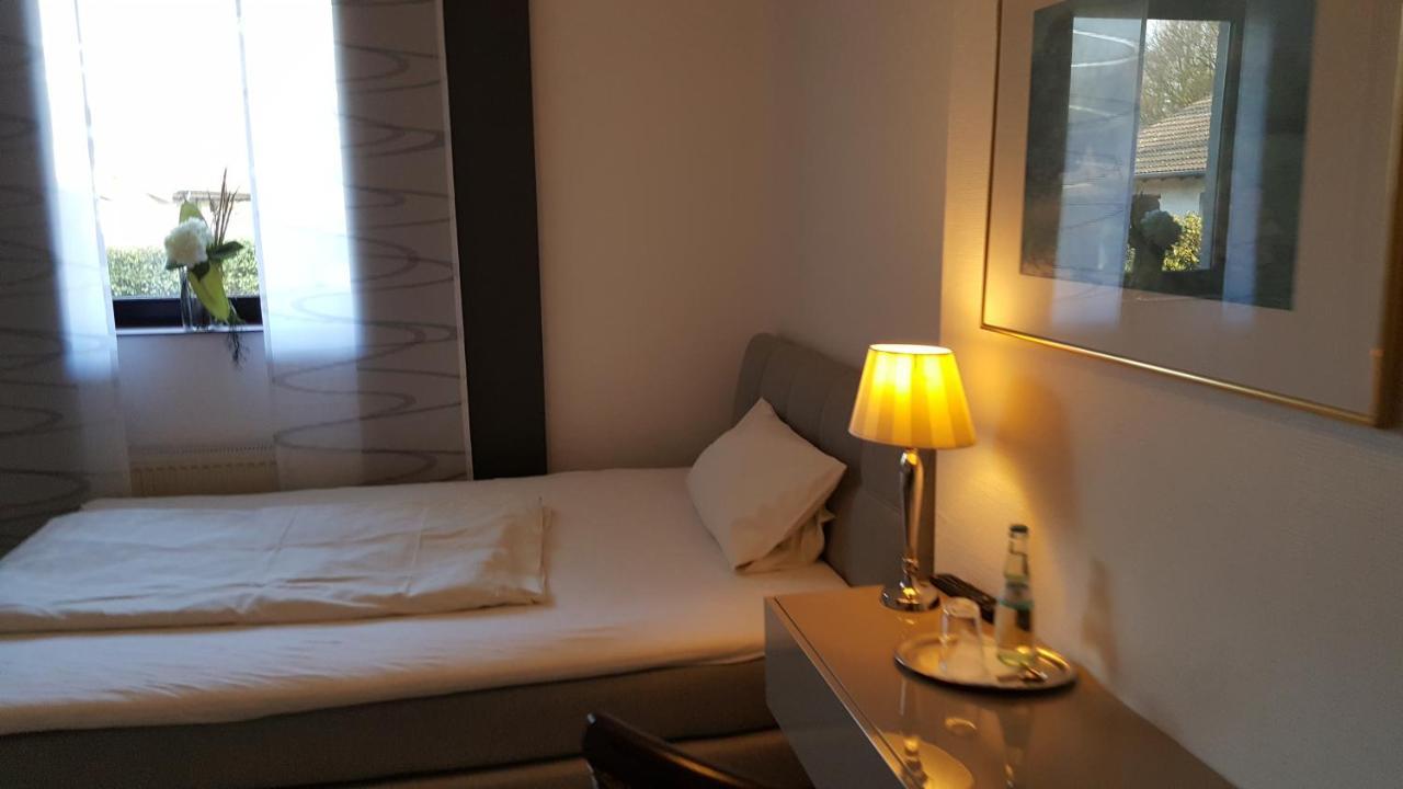 Landhotel Linden Am Venekotensee Niederkrüchten Esterno foto